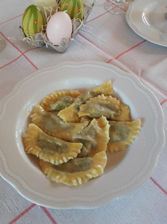 הוילה Neviano degli Arduini La Tana Del Picchio מראה חיצוני תמונה